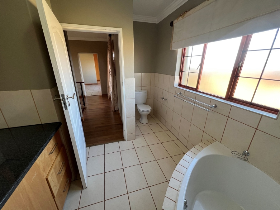 To Let 3 Bedroom Property for Rent in Wilkoppies North West